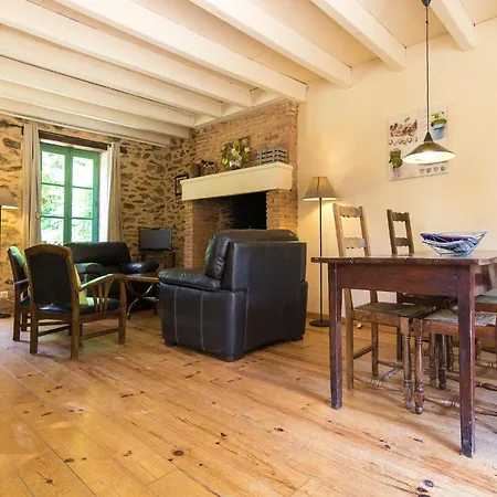 In Aquitaine With Garden, Cleaning Included * Chalais (Dordogne)
